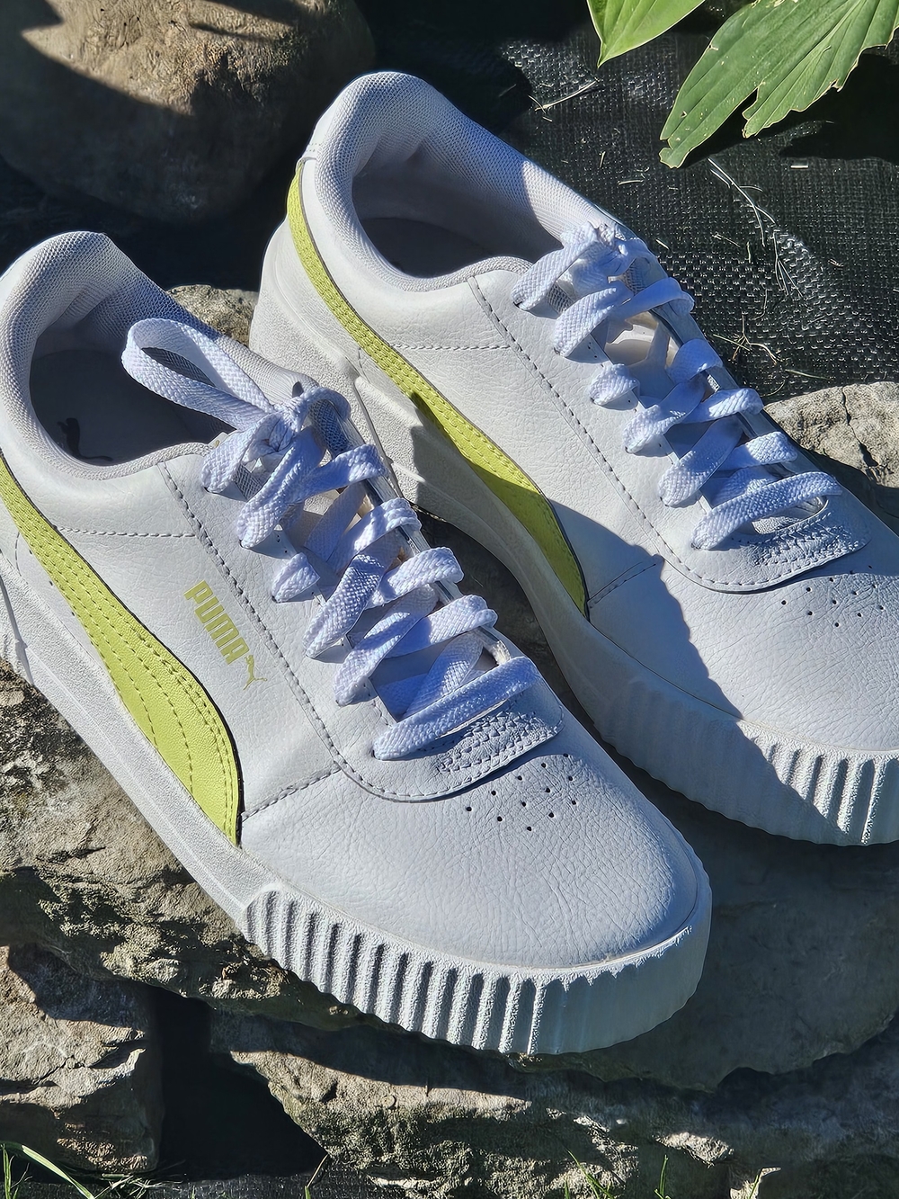 Puma Carina Women's White & Lime Green Low Top Tennis Shoes Sz 8 M